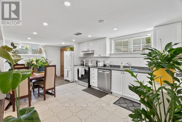 97 Westhampton Drive, Toronto, Ontario  M9R 1Y1 - Photo 17 - W12399669
