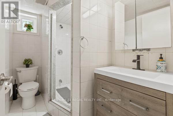 97 Westhampton Drive, Toronto, Ontario  M9R 1Y1 - Photo 19 - W12399669