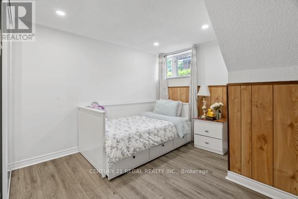 97 Westhampton Drive, Toronto, Ontario  M9R 1Y1 - Photo 22 - W12399669