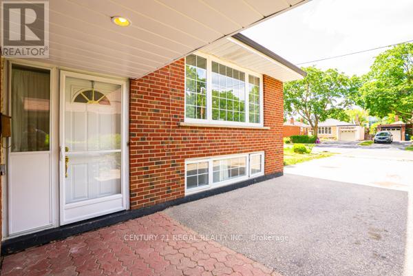 Property at 97 WESTHAMPTON DRIVE image 3