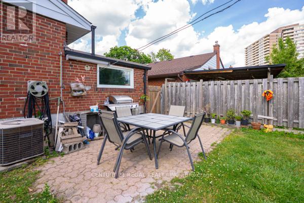97 Westhampton Drive, Toronto, Ontario  M9R 1Y1 - Photo 30 - W12399669