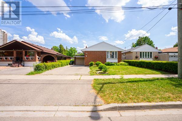 97 Westhampton Drive, Toronto, Ontario  M9R 1Y1 - Photo 32 - W12399669