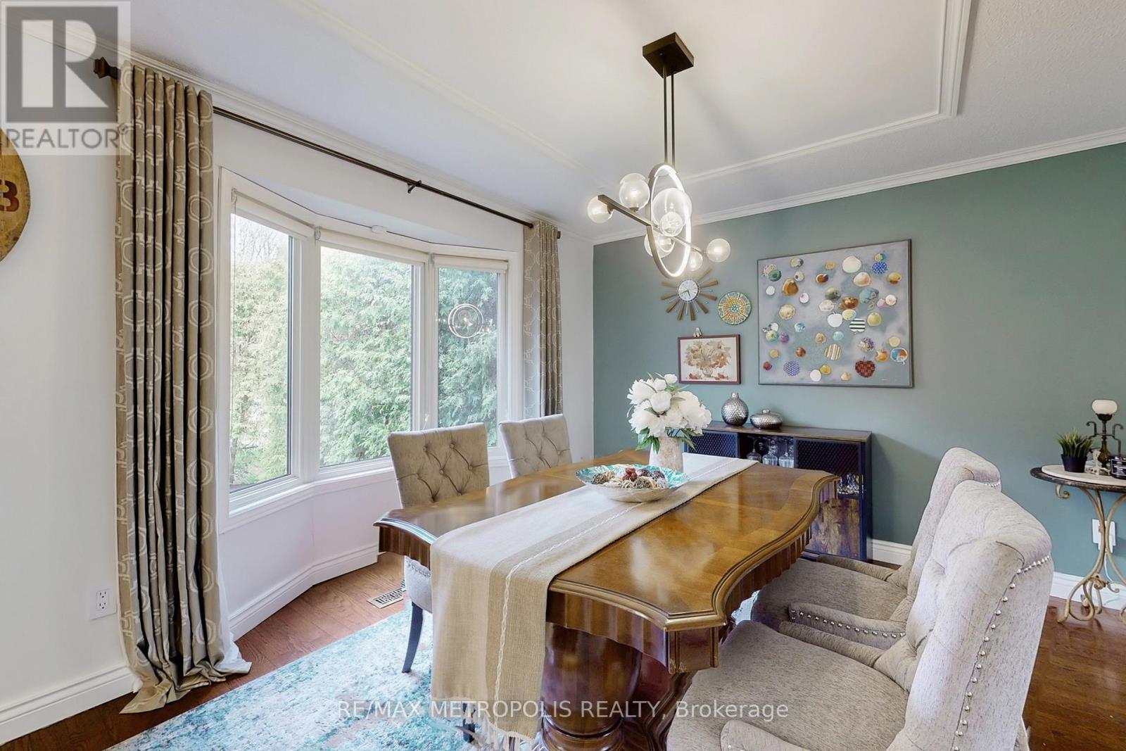 1310 Golden Meadow Trail, Oakville, Ontario  L6H 4L8 - Photo 9 - W12399685