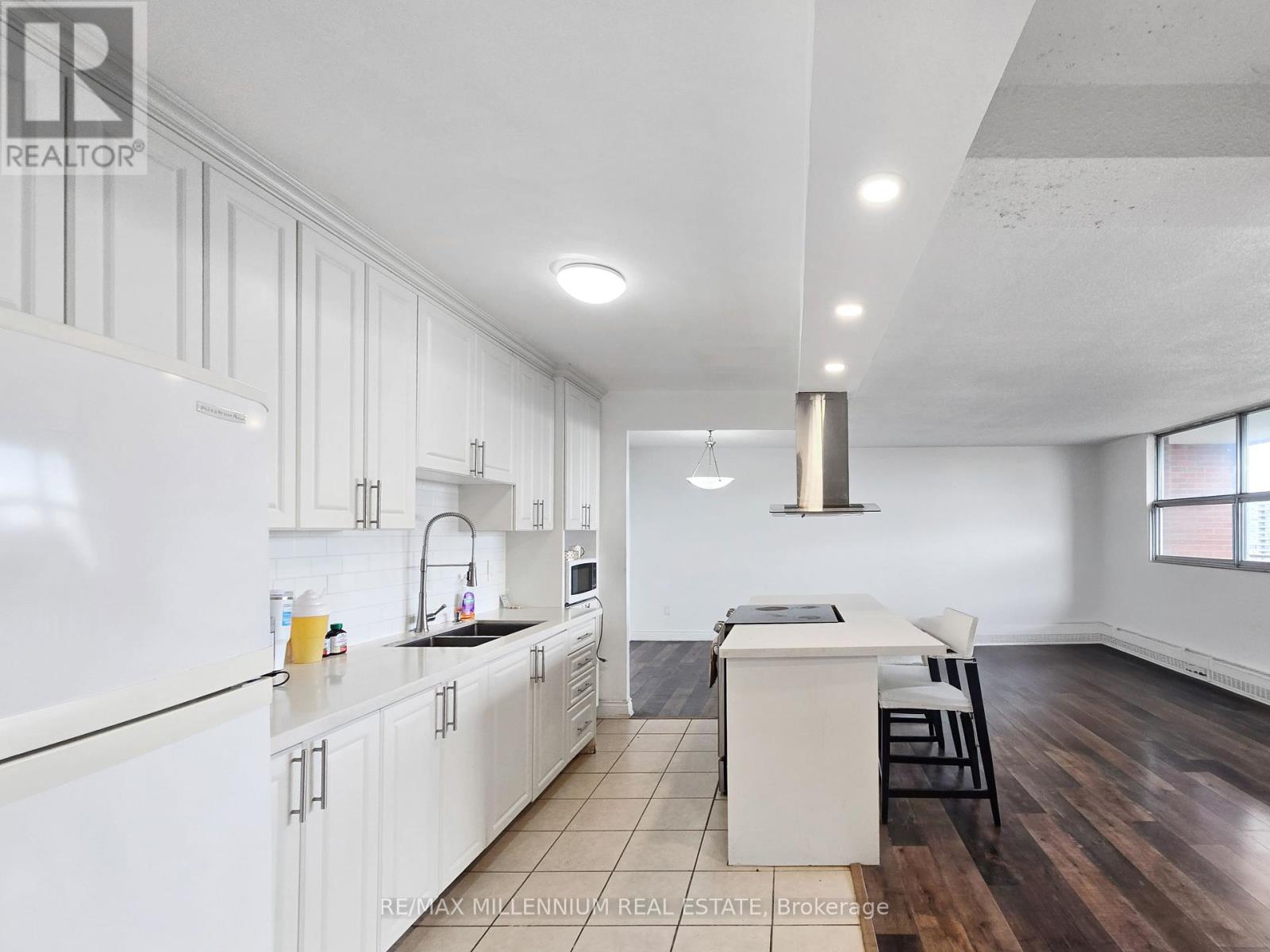 1811 - 2645 Kipling Avenue, Toronto, Ontario  M9V 3S6 - Photo 14 - W12399691