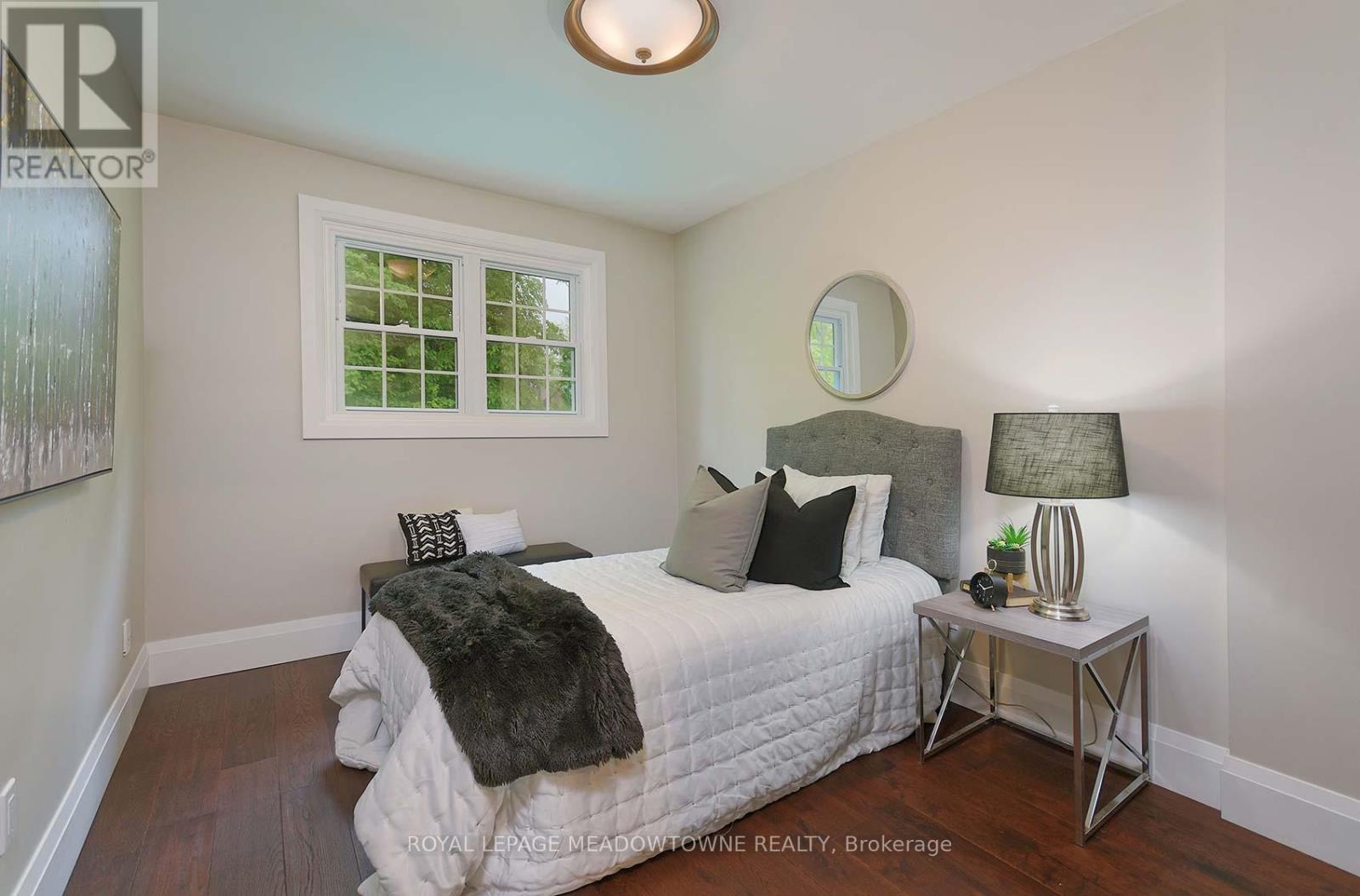 2818 Folkway Drive, Mississauga (Erin Mills), Ontario  L5L 2H9 - Photo 19 - W12399717