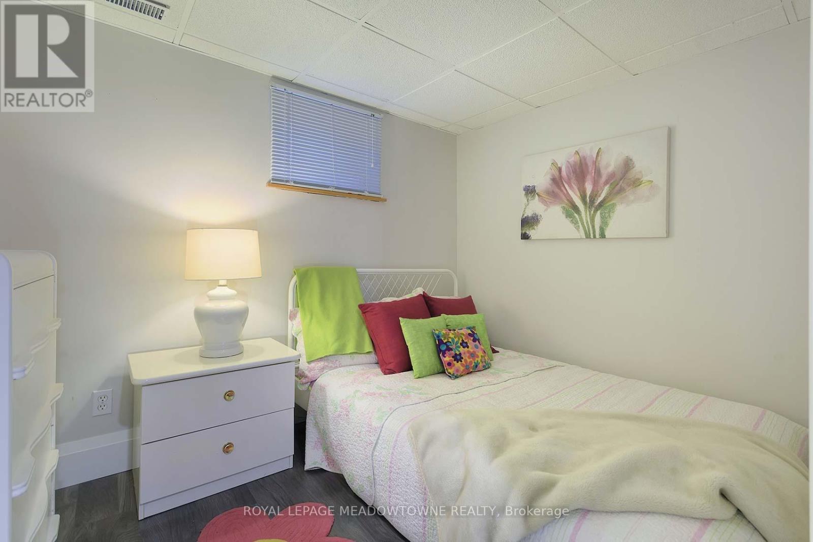 2818 Folkway Drive, Mississauga (Erin Mills), Ontario  L5L 2H9 - Photo 27 - W12399717