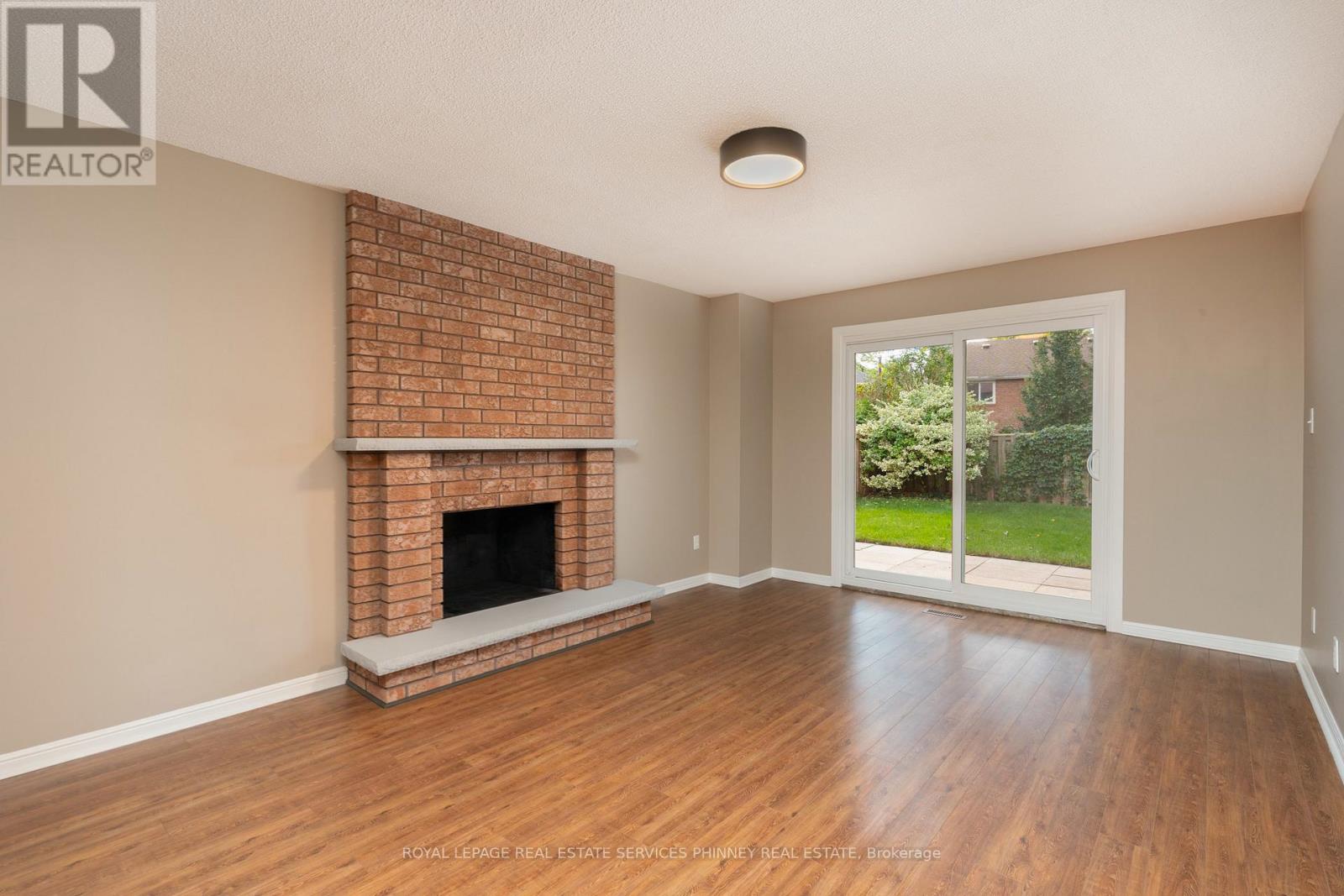 1005 Queen Street W, Mississauga, Ontario  L5H 4E1 - Photo 11 - W12399726