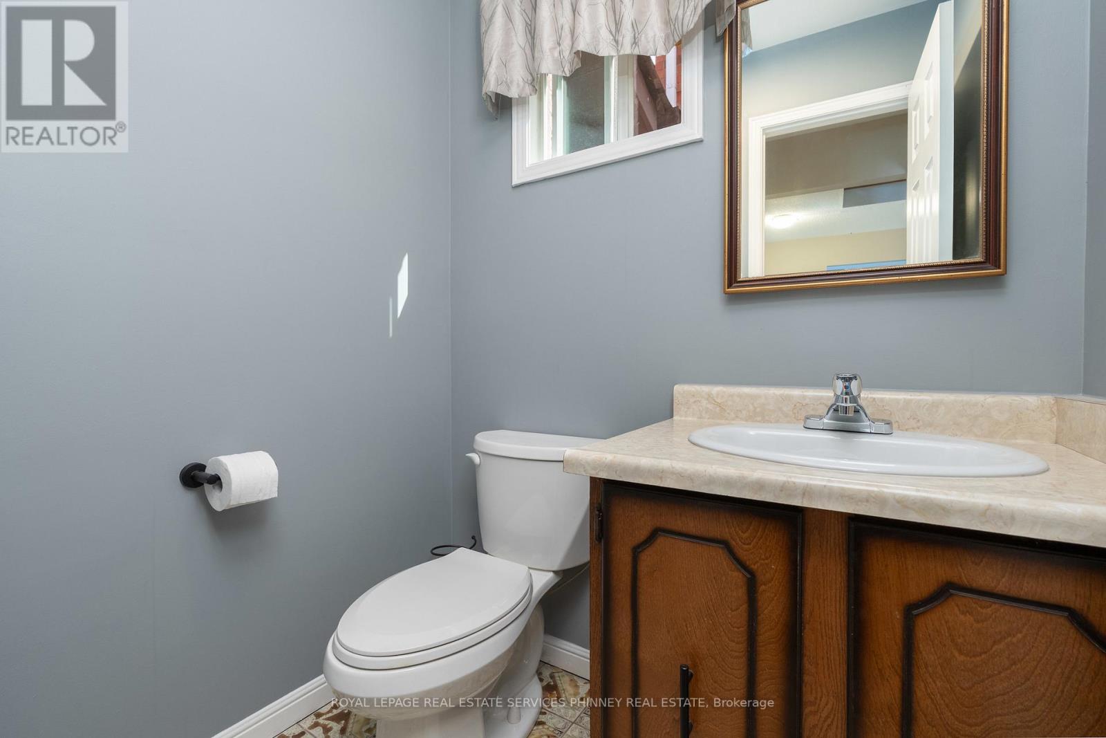 1005 Queen Street W, Mississauga, Ontario  L5H 4E1 - Photo 13 - W12399726