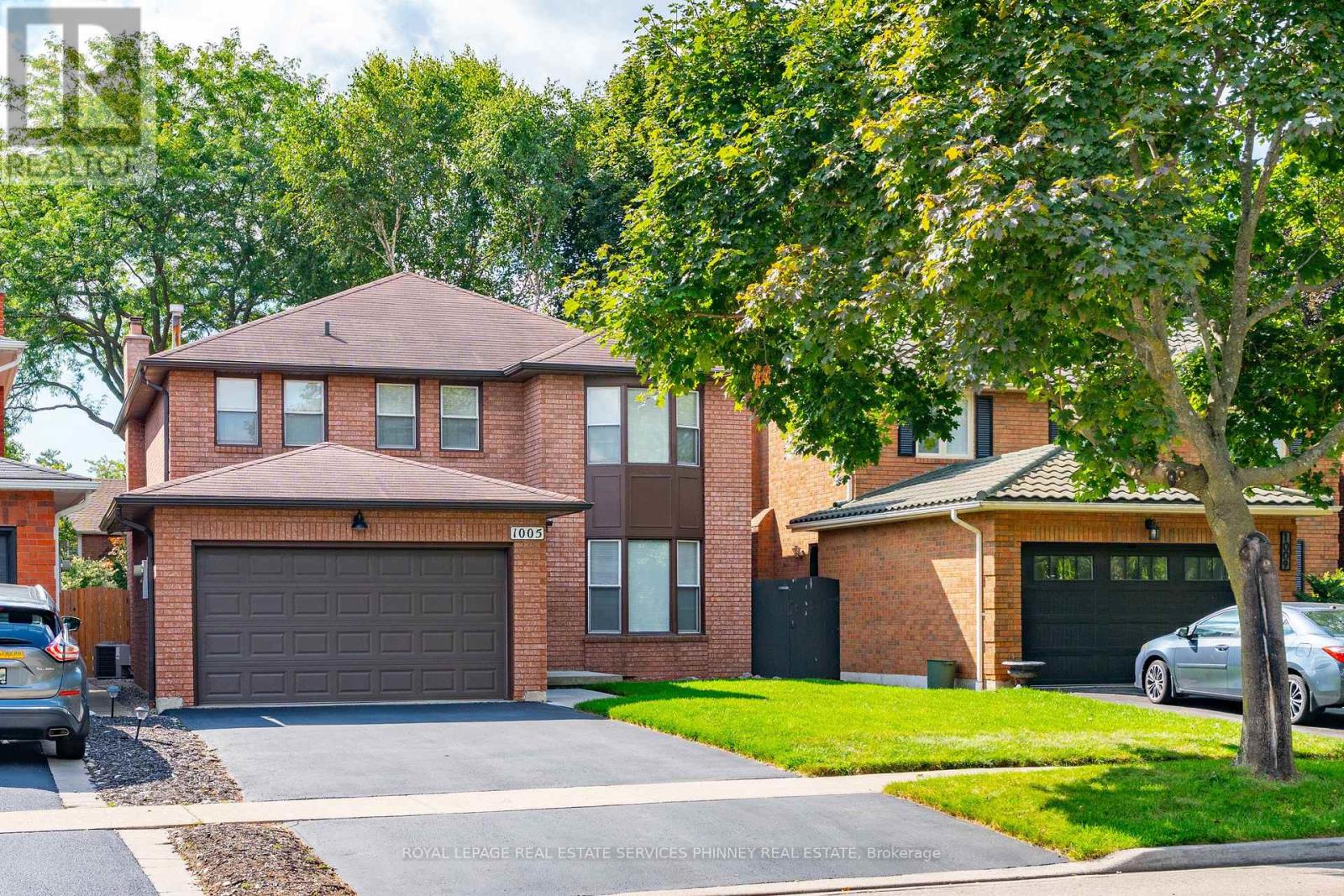 1005 Queen Street W, Mississauga, Ontario  L5H 4E1 - Photo 2 - W12399726