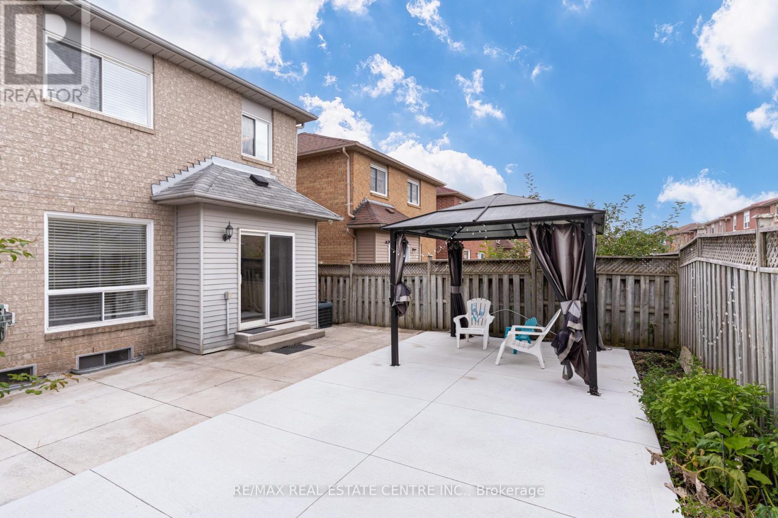 18 Richwood Crescent, Brampton, Ontario  L6X 4K9 - Photo 39 - W12399789