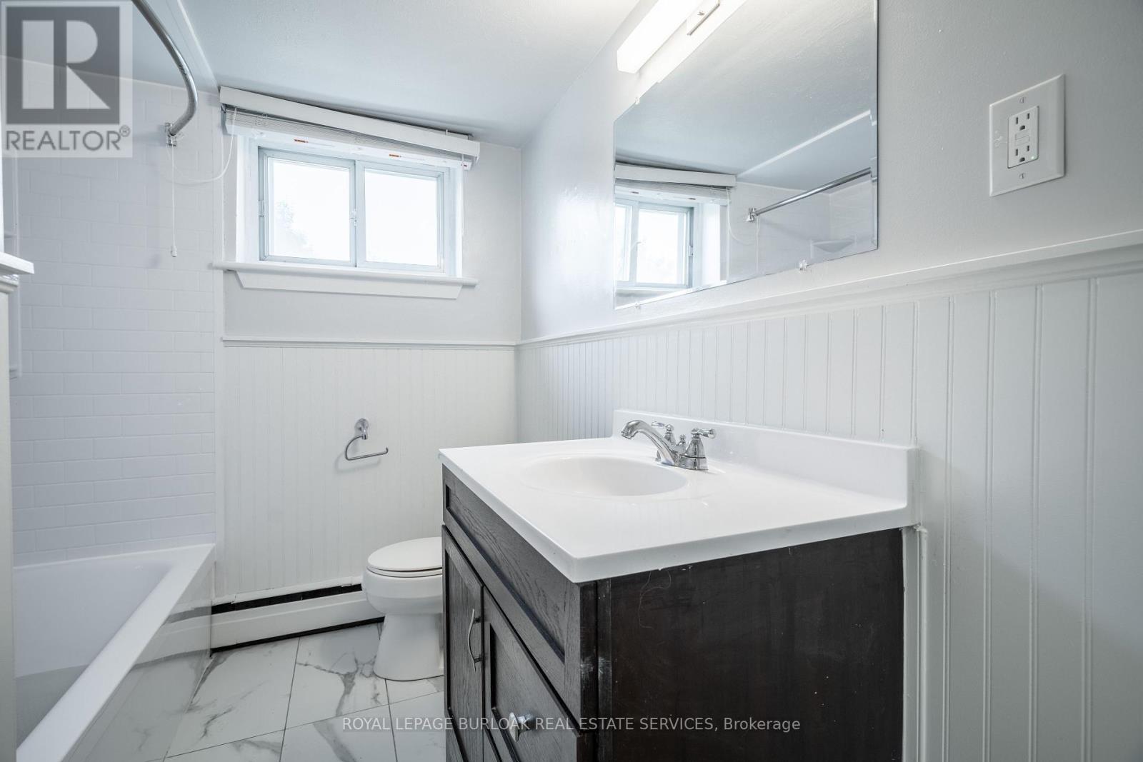 4 - 2161 Ghent Avenue, Burlington, Ontario  L7R 1Y6 - Photo 14 - W12399800