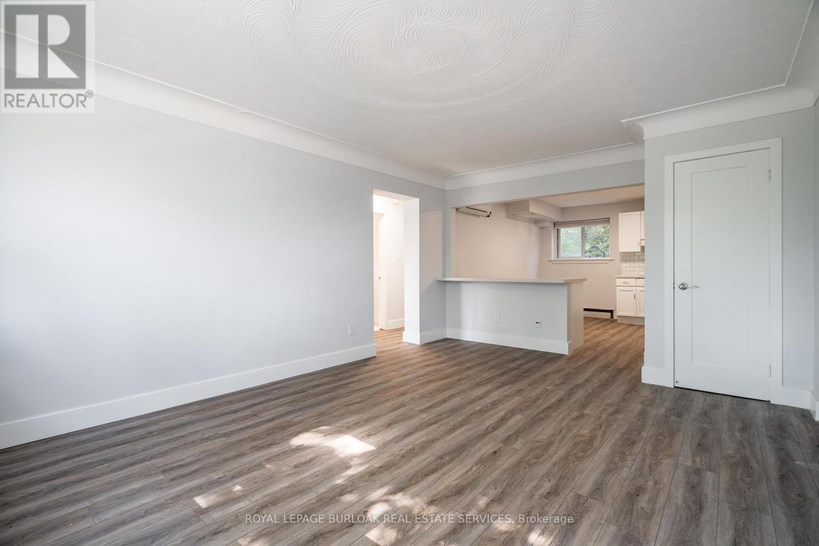 4 - 2161 Ghent Avenue, Burlington, Ontario  L7R 1Y6 - Photo 7 - W12399800