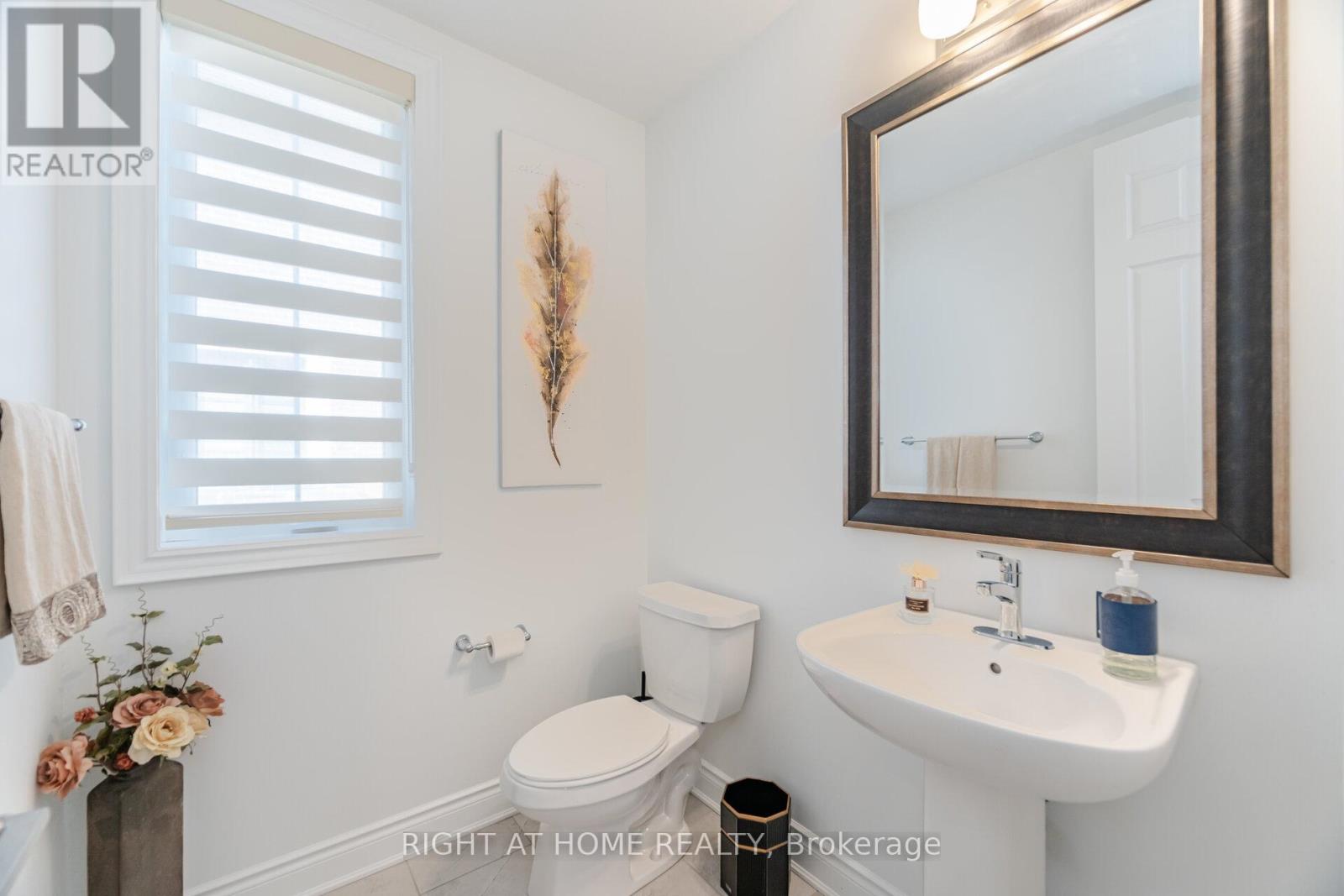 453 Boyd Lane, Milton, Ontario  L9E 1X2 - Photo 18 - W12399801