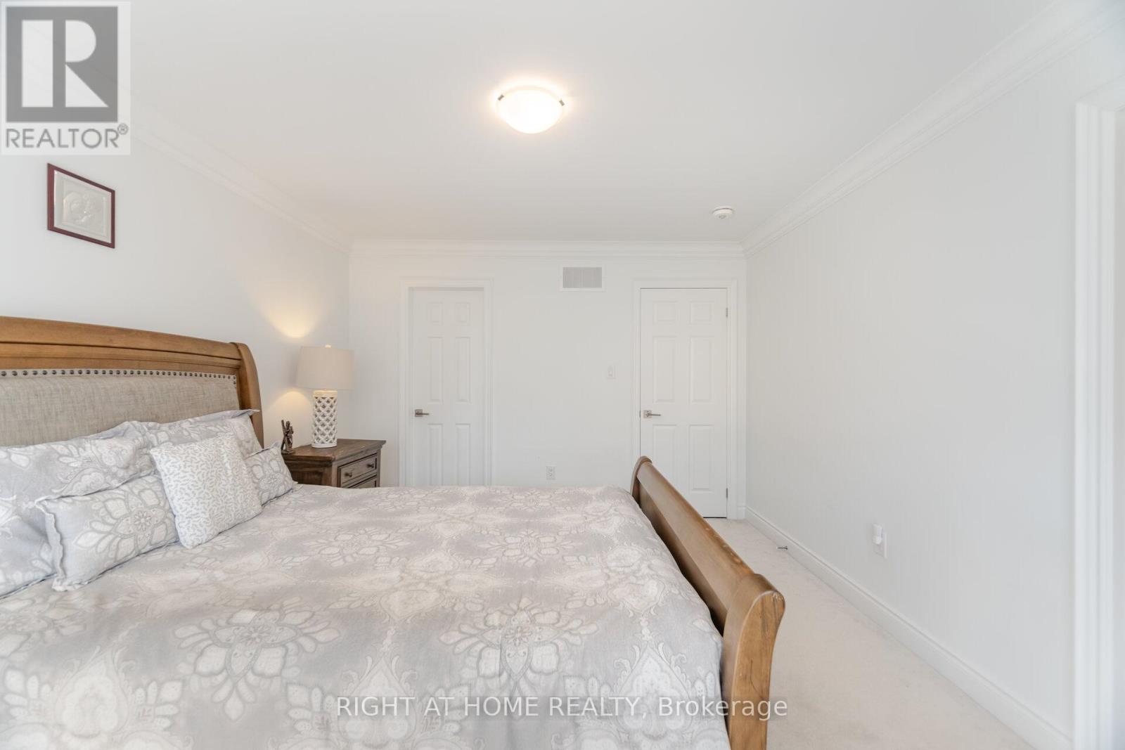 453 Boyd Lane, Milton, Ontario  L9E 1X2 - Photo 23 - W12399801