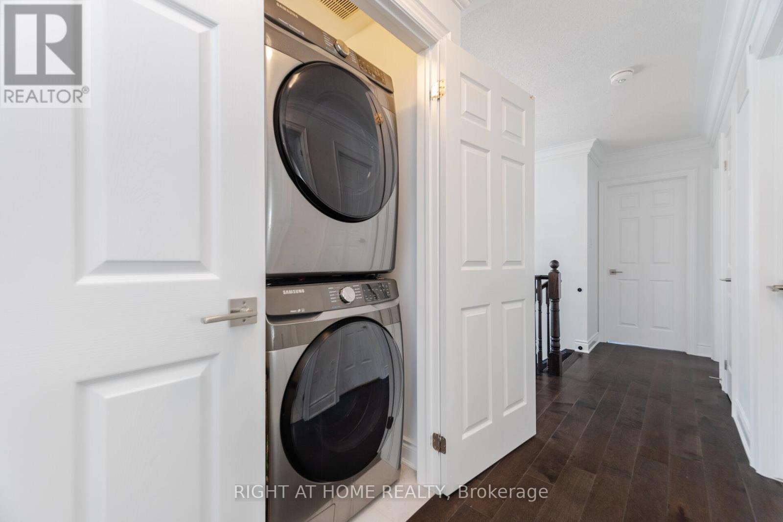 453 Boyd Lane, Milton, Ontario  L9E 1X2 - Photo 35 - W12399801