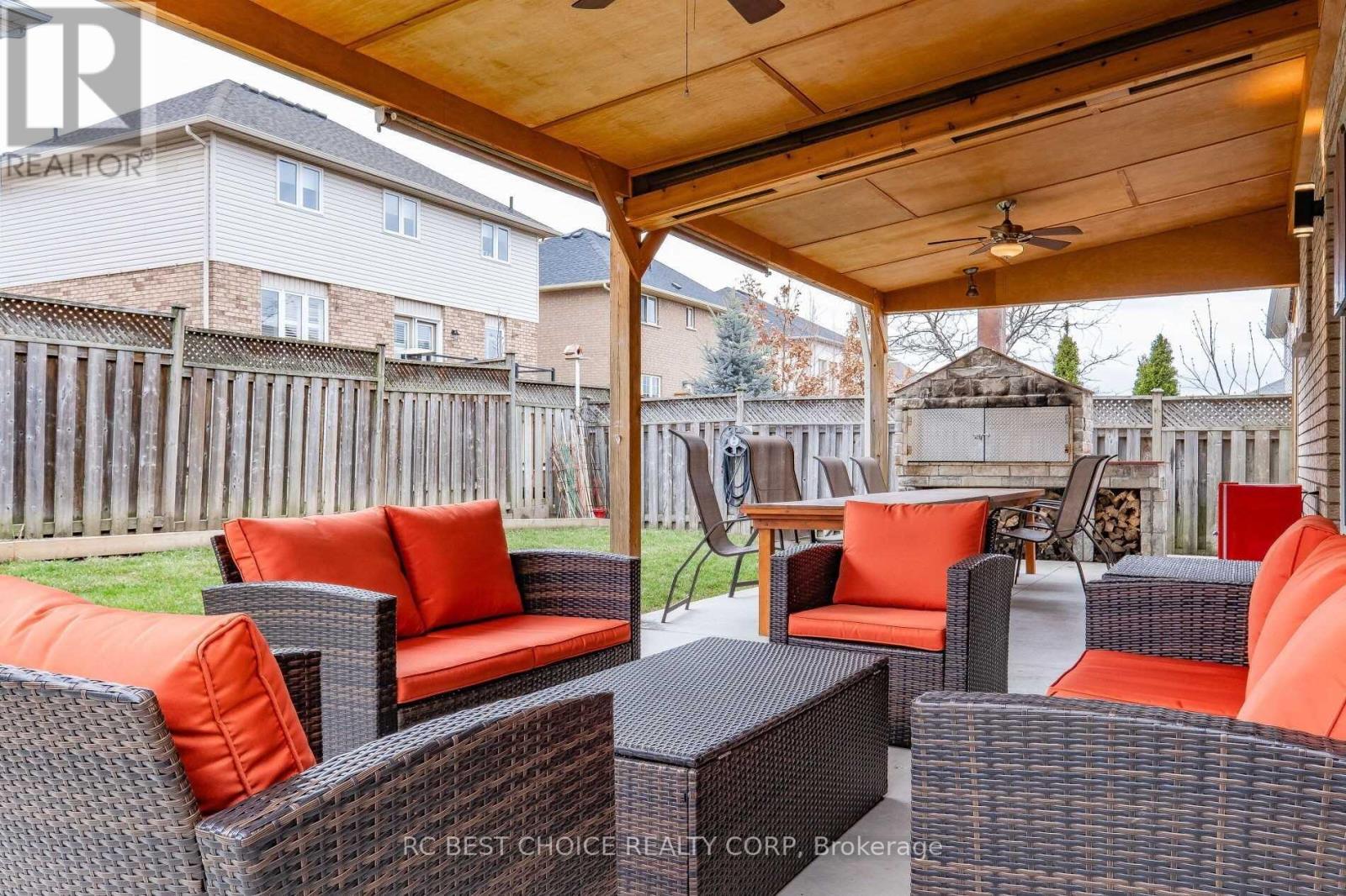 50 Pelham Drive, Hamilton, Ontario  L9K 1L4 - Photo 11 - X12399666