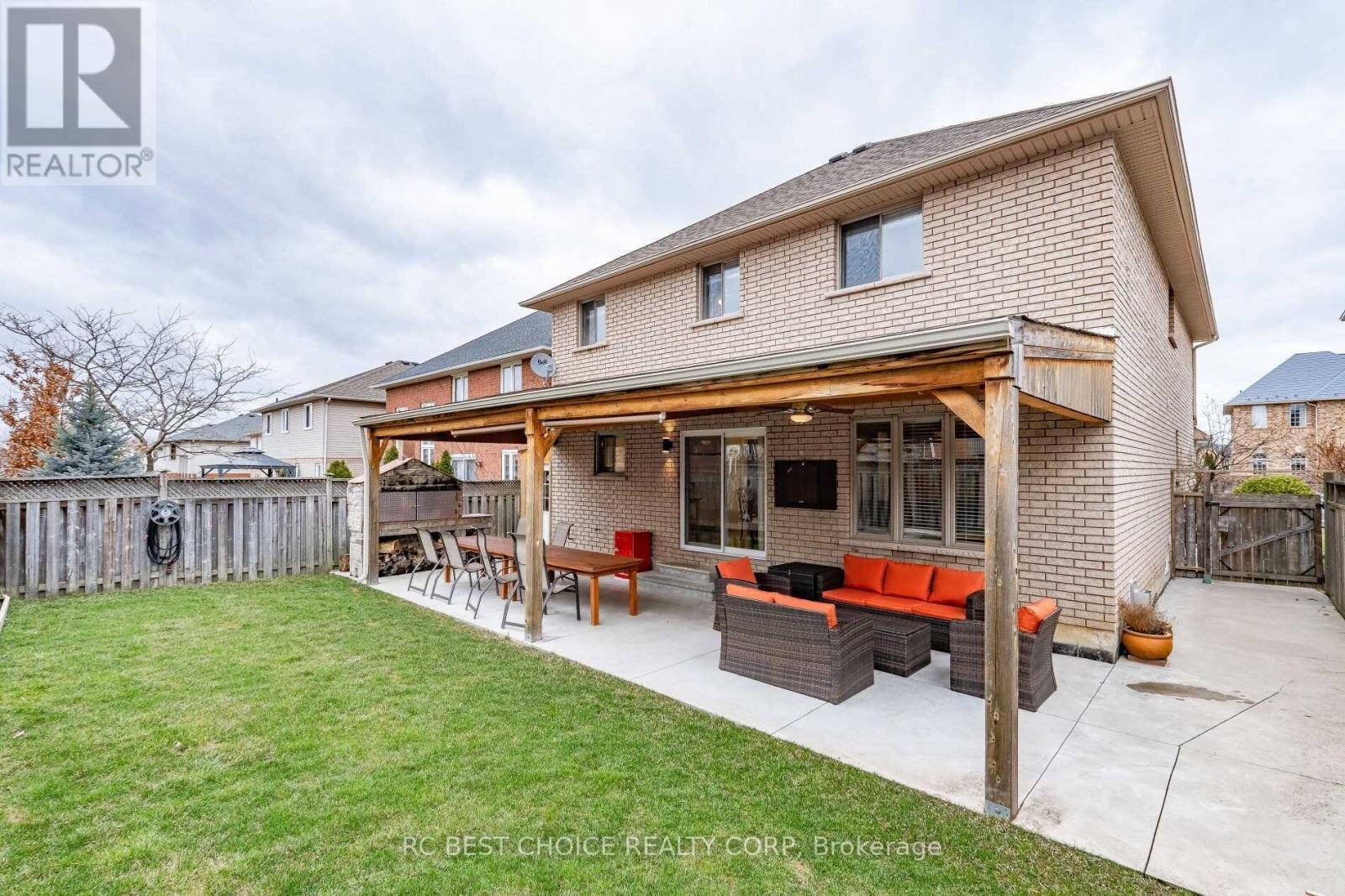 50 Pelham Drive, Hamilton, Ontario  L9K 1L4 - Photo 4 - X12399666