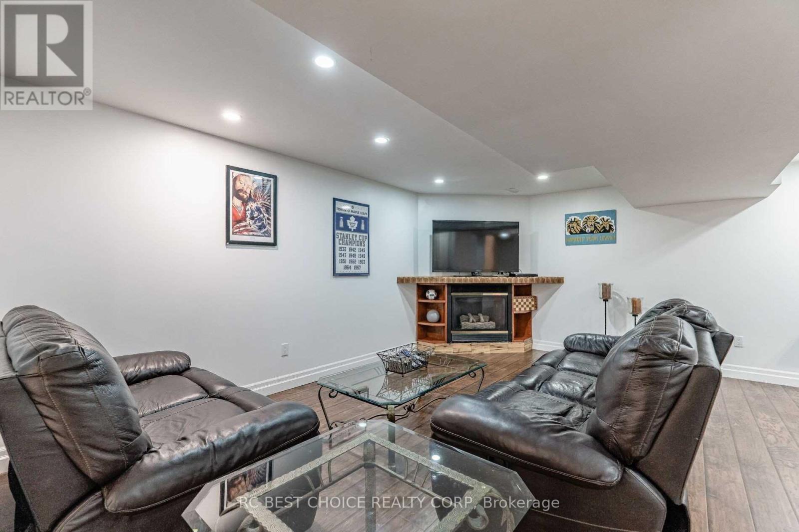 50 Pelham Drive, Hamilton, Ontario  L9K 1L4 - Photo 7 - X12399666