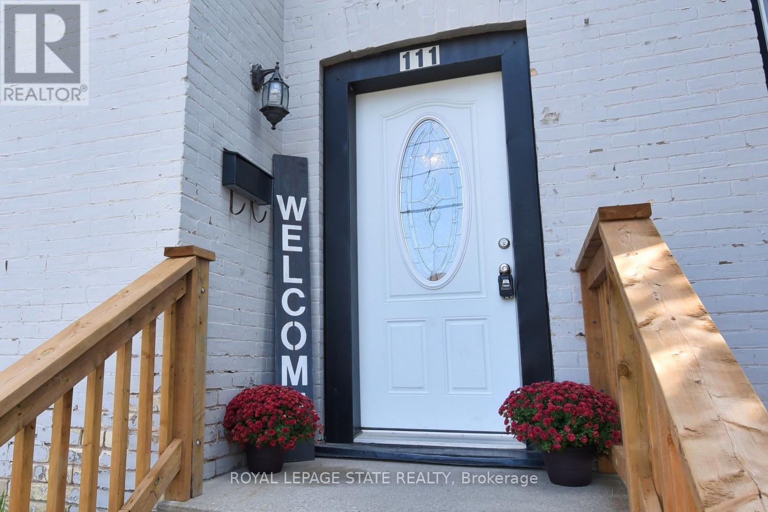 111 Drummond Street, Brantford, Ontario  N3S 5Z9 - Photo 3 - X12399668