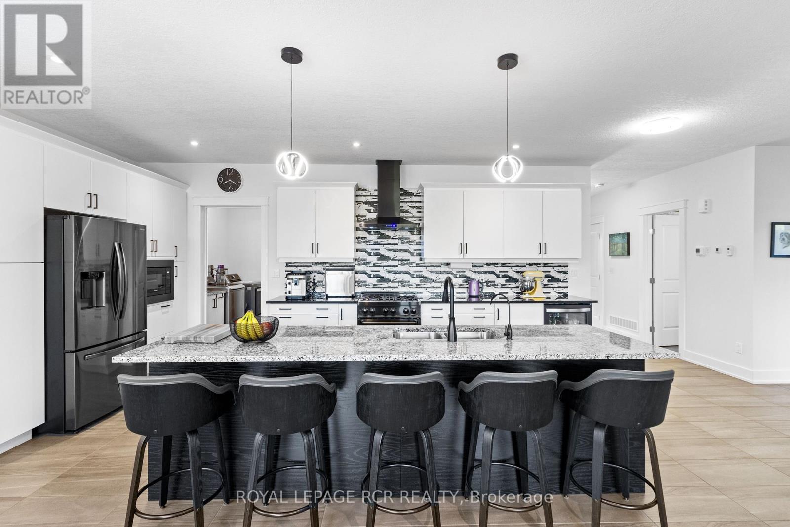 232 Snowberry Lane, Georgian Bluffs, Ontario  N0H 1S0 - Photo 14 - X12399688