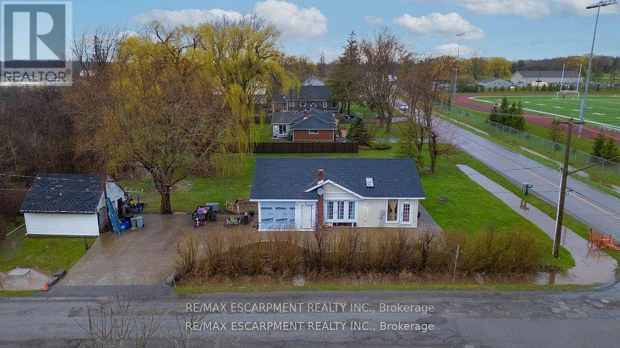 1093 Sunset Drive, Fort Erie, Ontario  L2A 5M4 - Photo 14 - X12399729