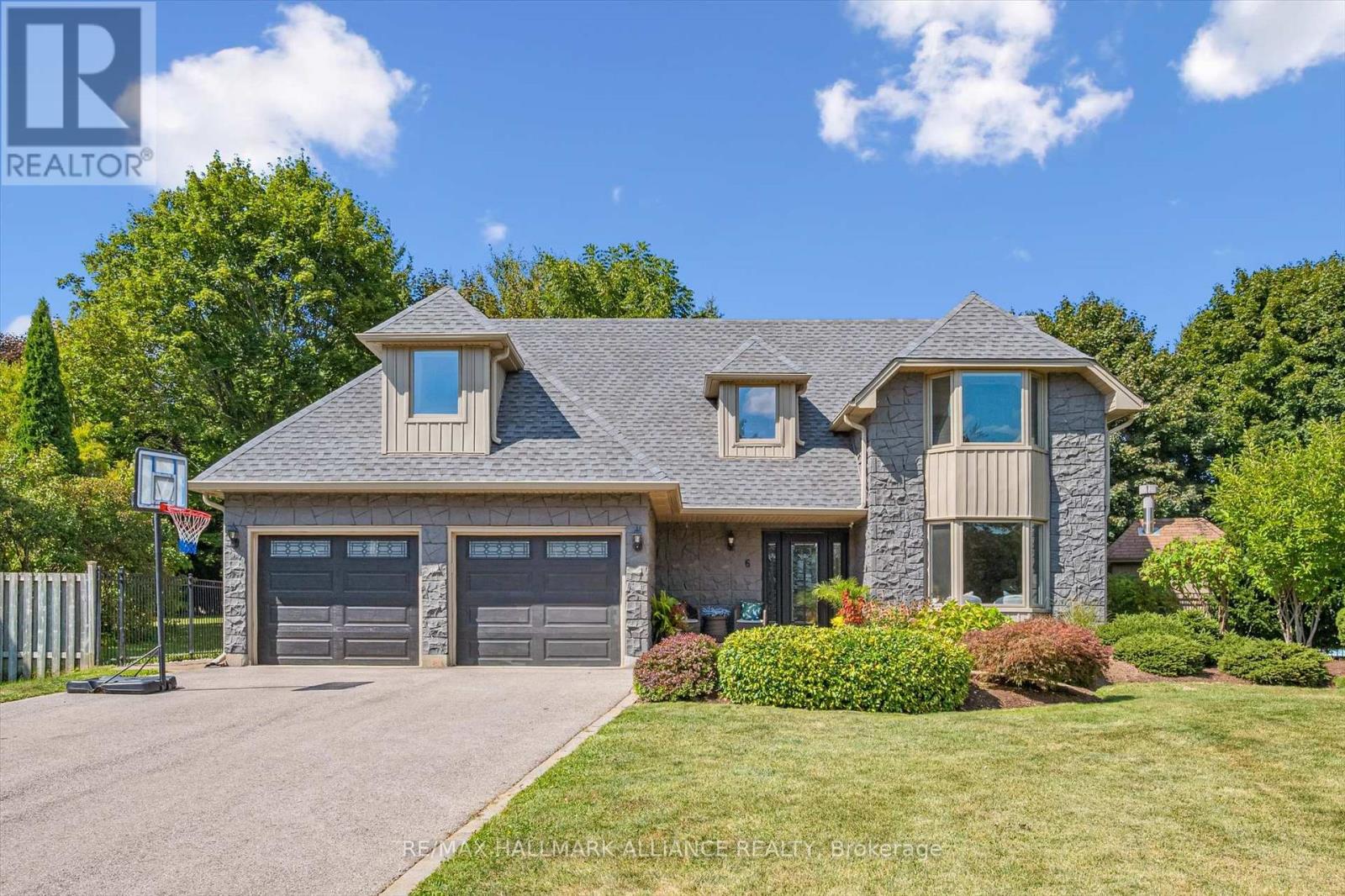 Property at 6 COACHMAN CRESCENT image 1