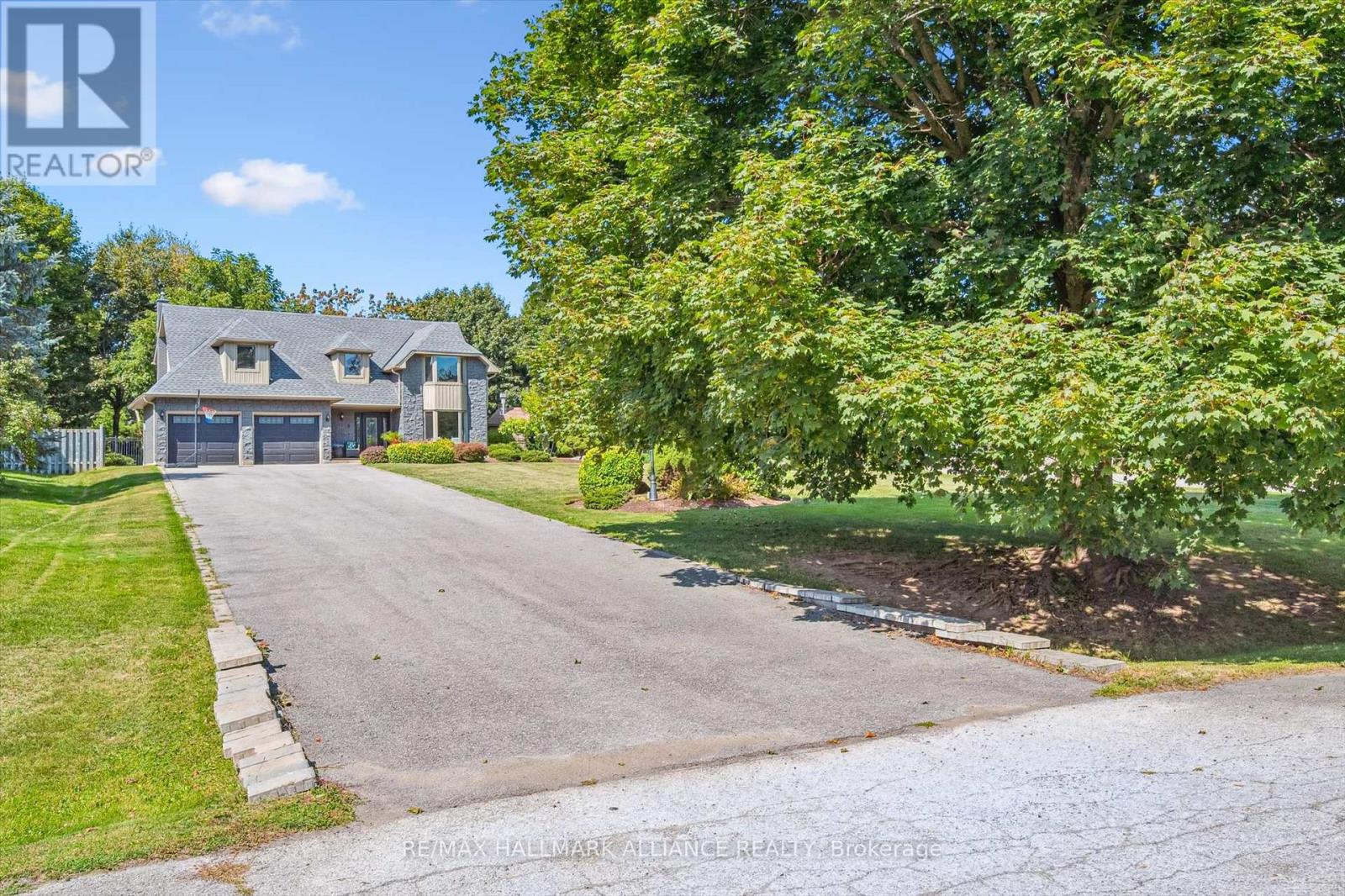 Property at 6 COACHMAN CRESCENT image 2