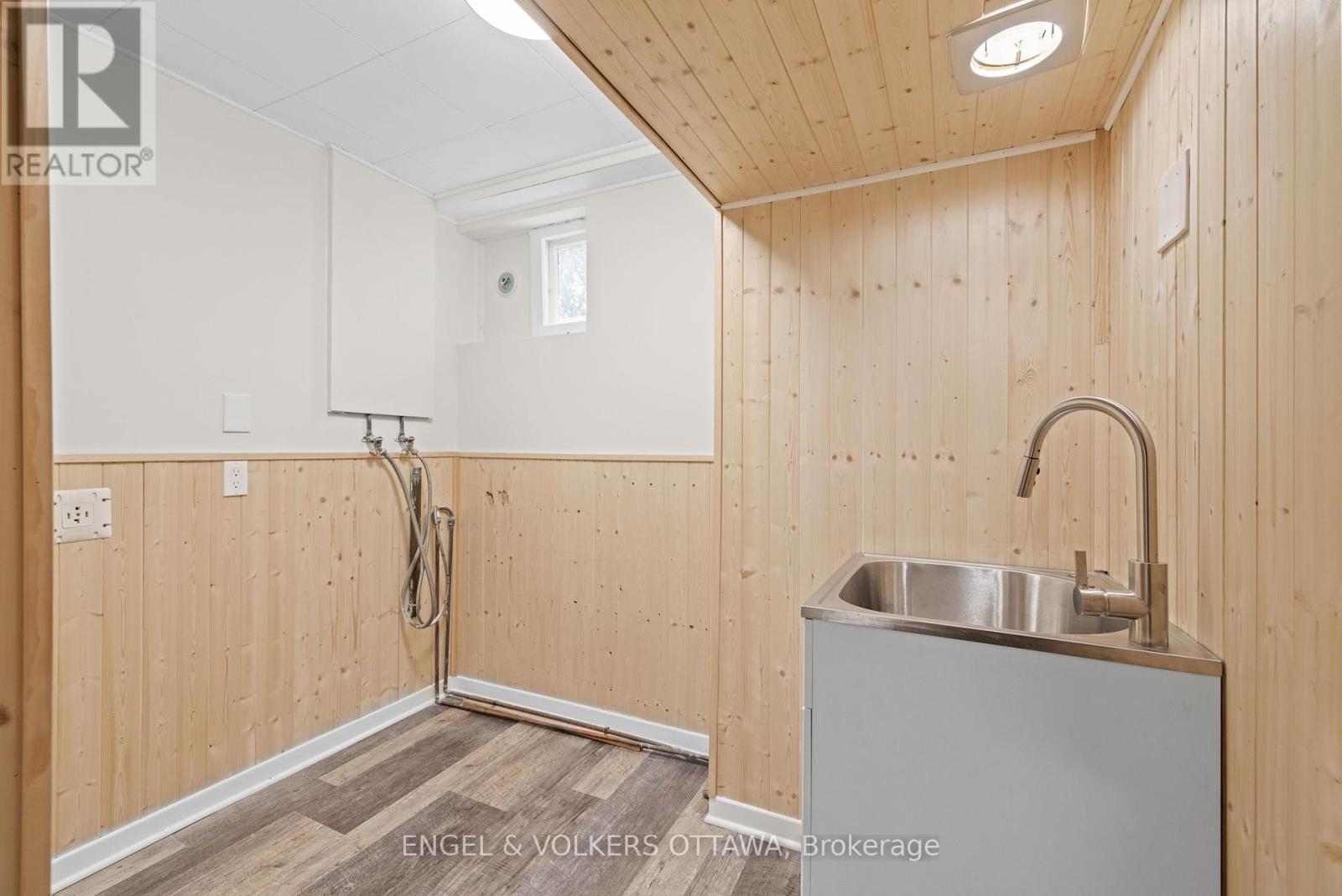 1960 Alta Vista Drive, Ottawa, Ontario  K1H 7K8 - Photo 22 - X12375392