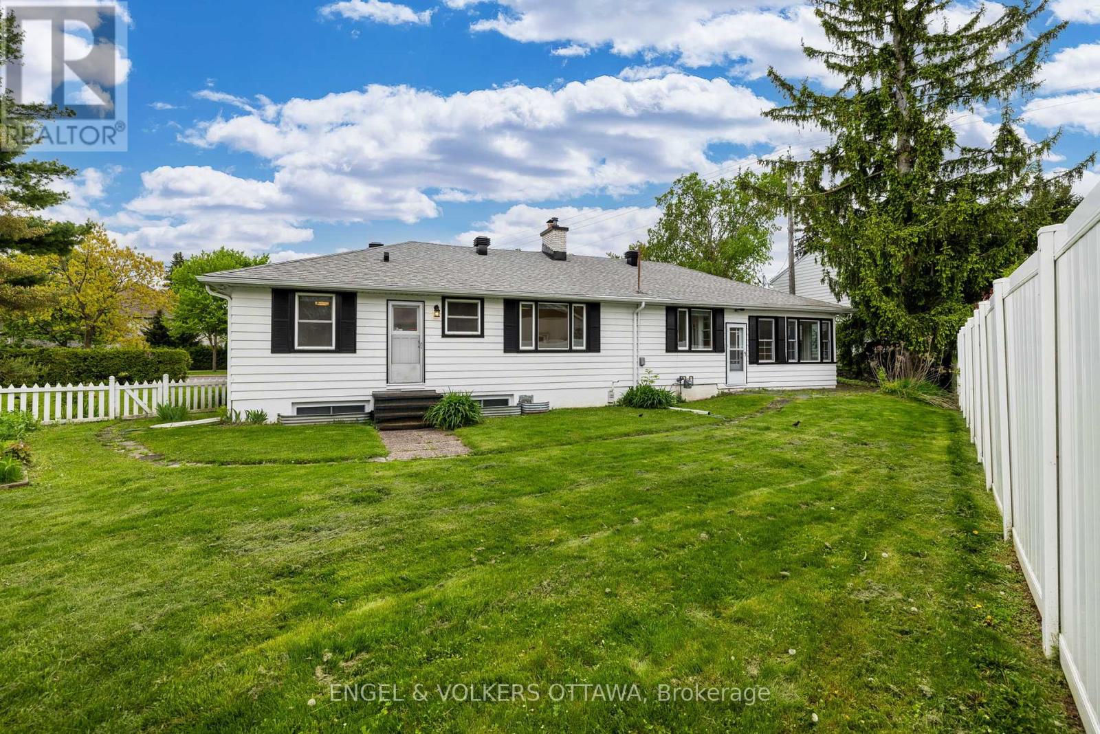 1960 Alta Vista Drive, Ottawa, Ontario  K1H 7K8 - Photo 35 - X12375392