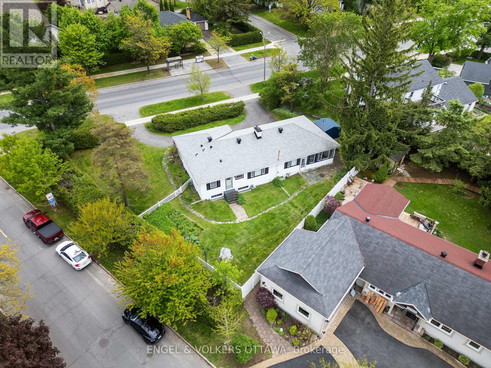 1960 Alta Vista Drive, Ottawa, Ontario  K1H 7K8 - Photo 30 - X12375392