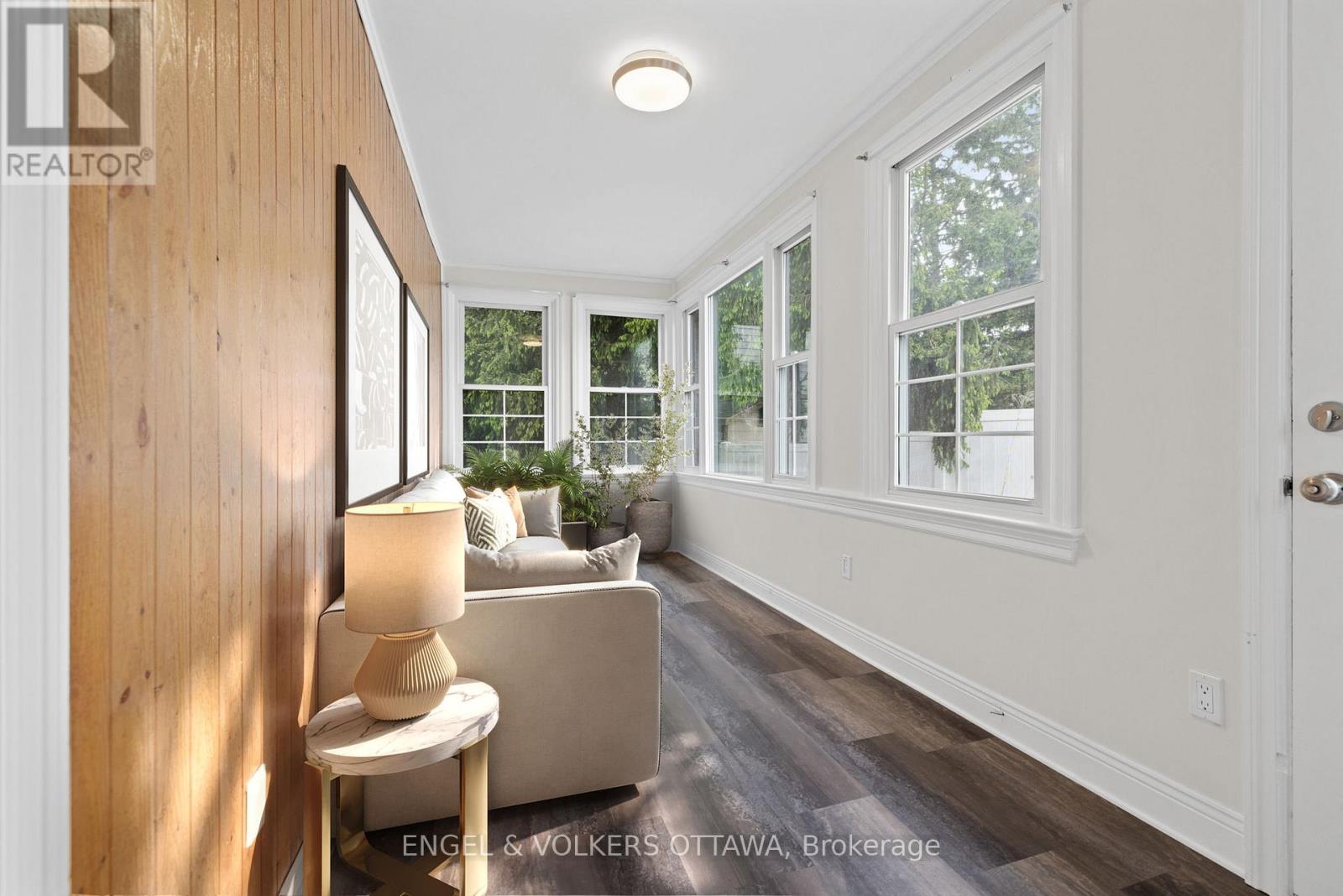 1960 Alta Vista Drive, Ottawa, Ontario  K1H 7K8 - Photo 5 - X12375392