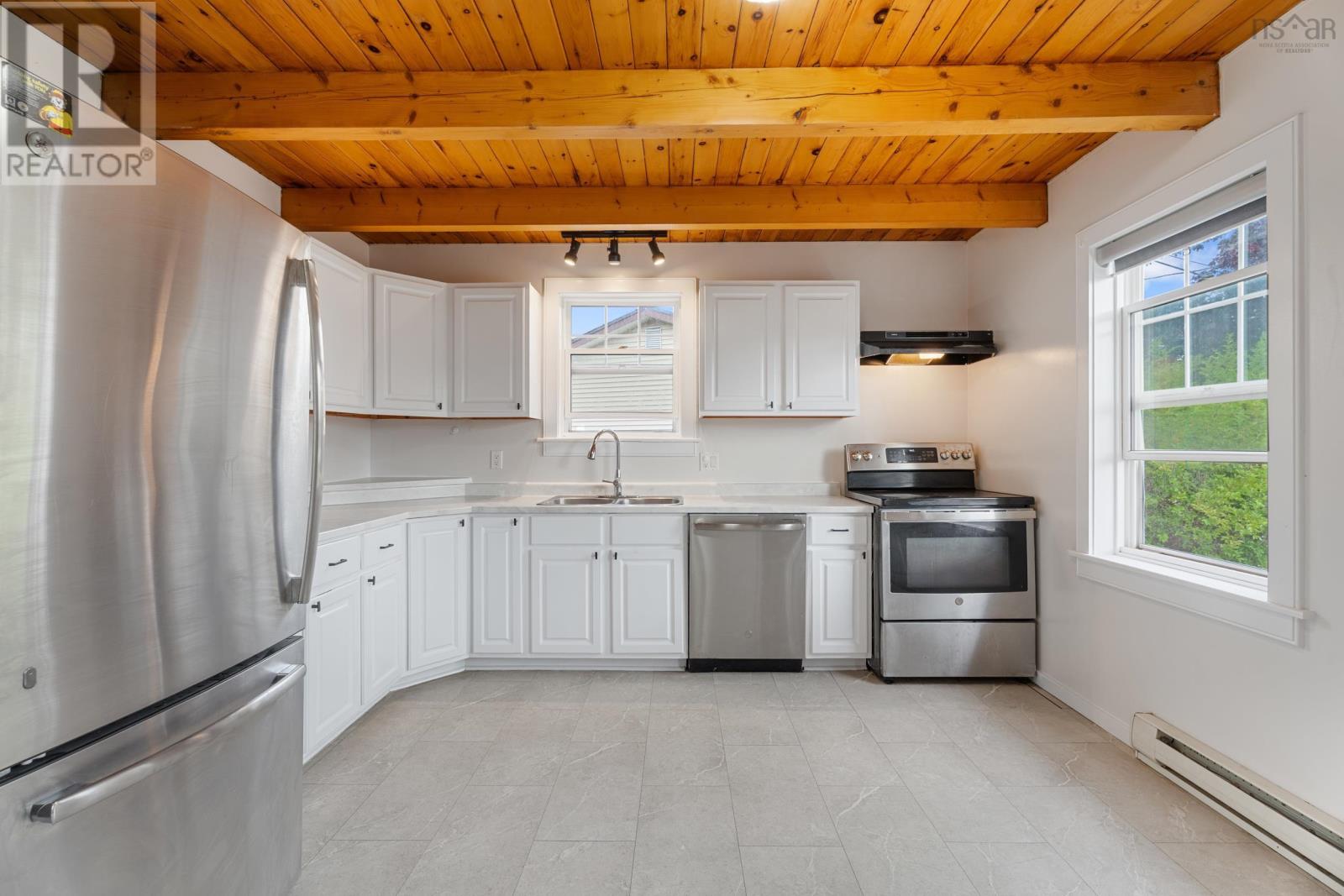 Property at 49 Ascot Way image 2