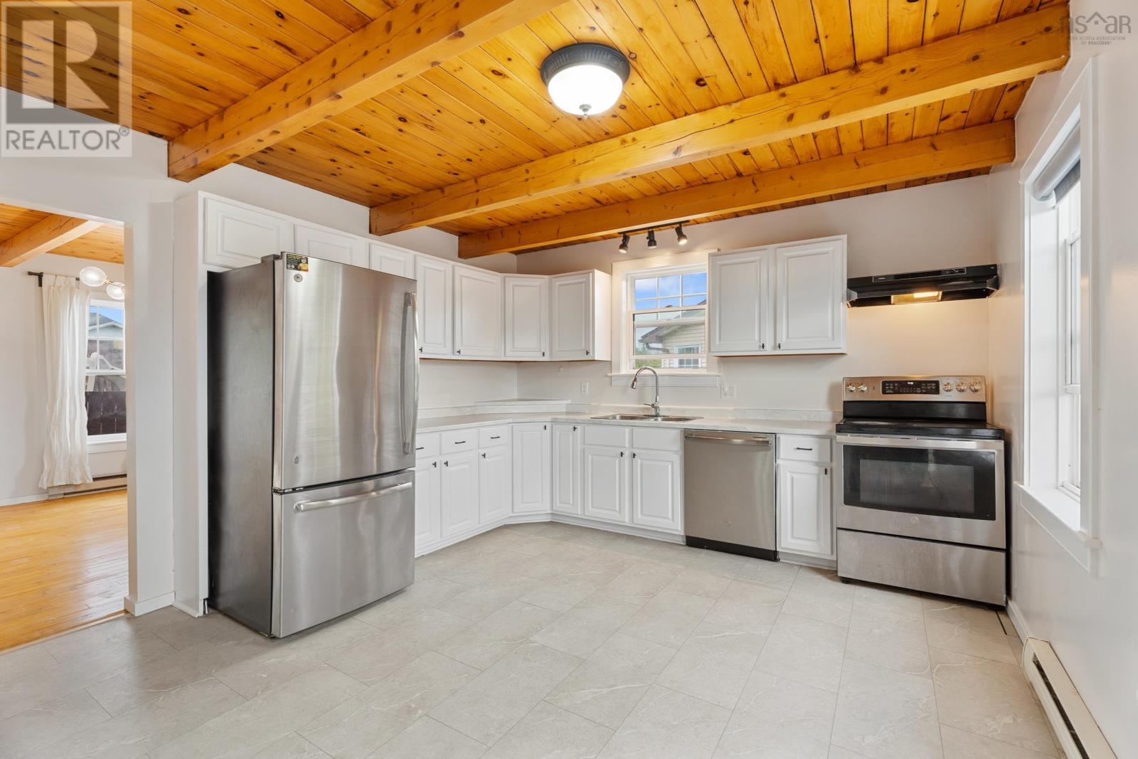 Property at 49 Ascot Way image 4