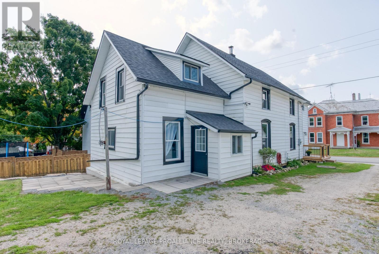 13 Kingston Street, Rideau Lakes, Ontario  K0G 1E0 - Photo 10 - X12400104