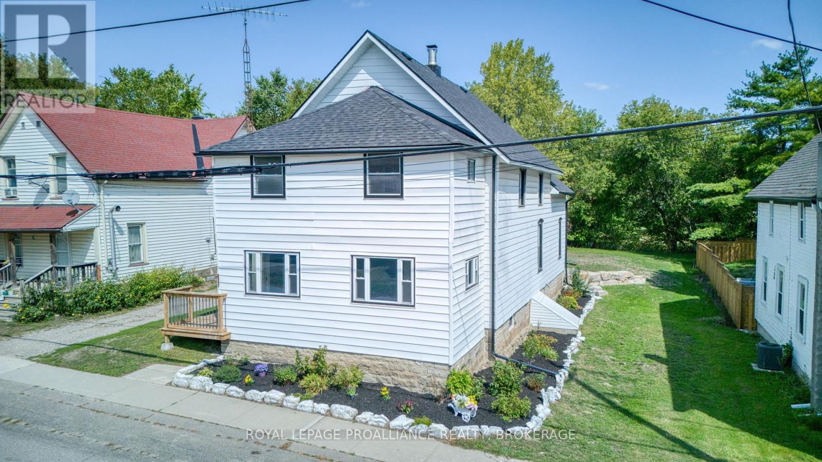 13 Kingston Street, Rideau Lakes, Ontario  K0G 1E0 - Photo 3 - X12400104
