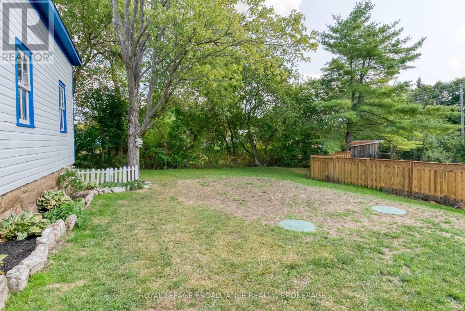 13 Kingston Street, Rideau Lakes, Ontario  K0G 1E0 - Photo 9 - X12400104