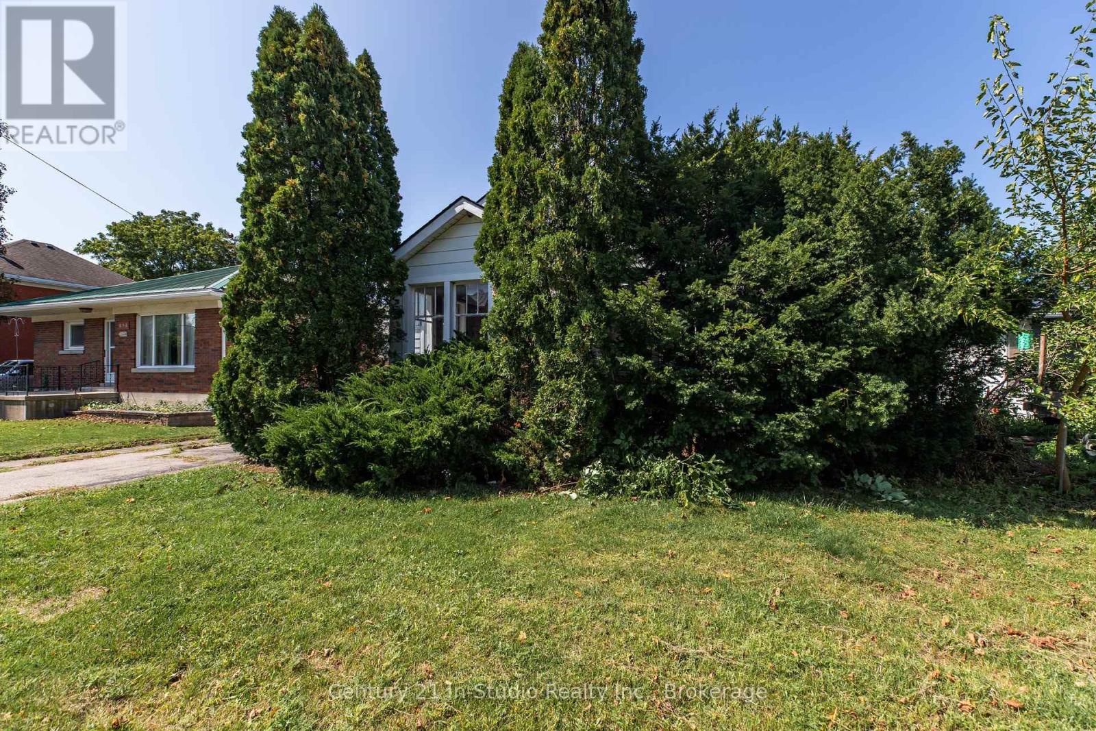 902 Huron Terrace, Kincardine, Ontario  N2Z 2Y1 - Photo 3 - X12399985
