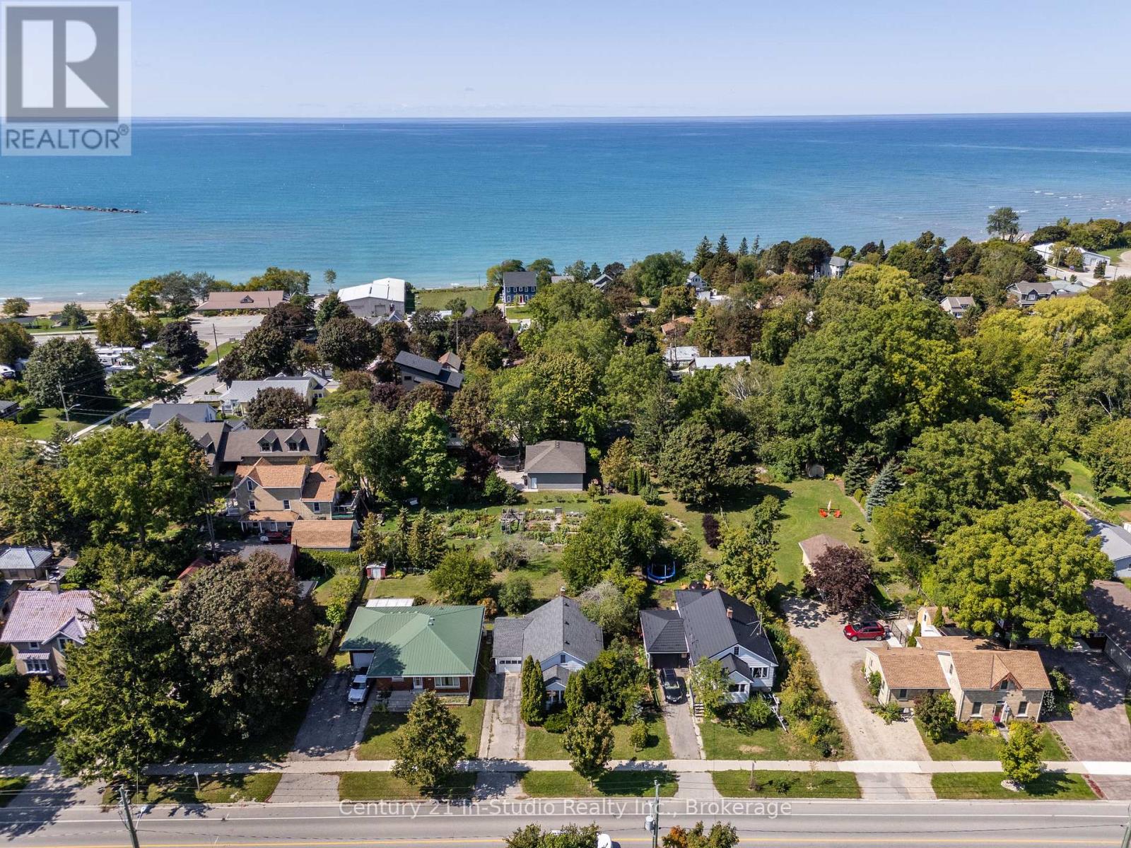 902 Huron Terrace, Kincardine, Ontario  N2Z 2Y1 - Photo 8 - X12399985