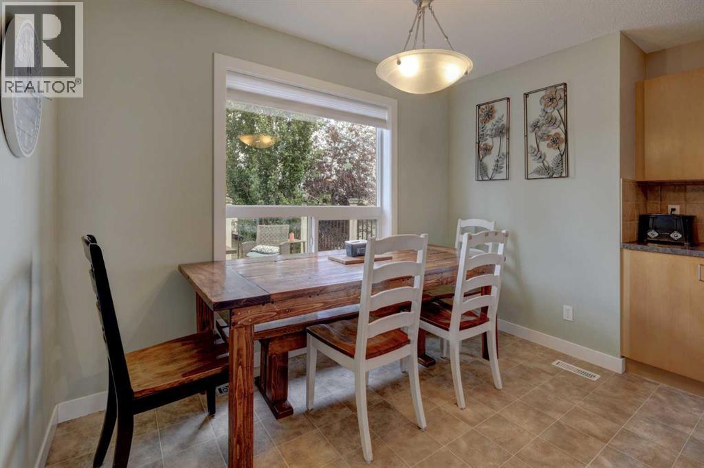 Property at 469 Morningside Way SW image 5