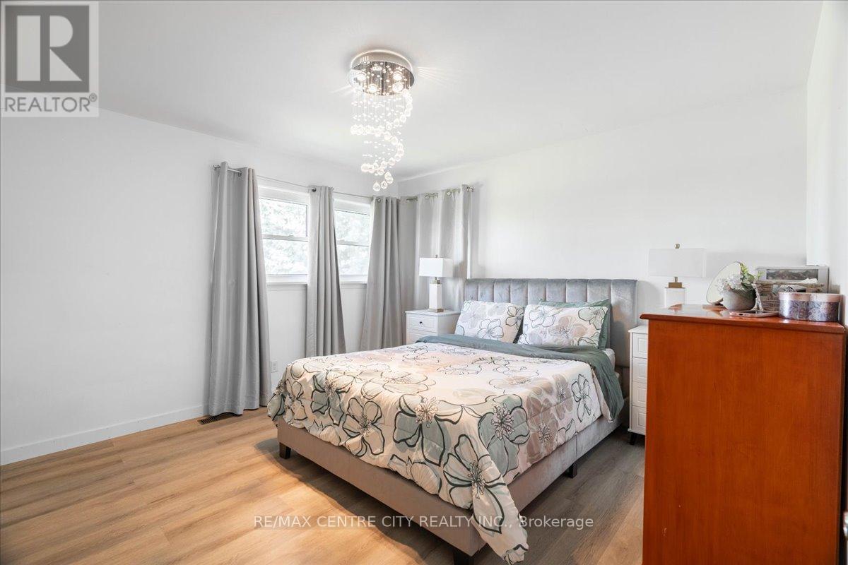 2875 Cuddy Drive, Adelaide Metcalfe, Ontario  N7G 3H6 - Photo 19 - X12399911