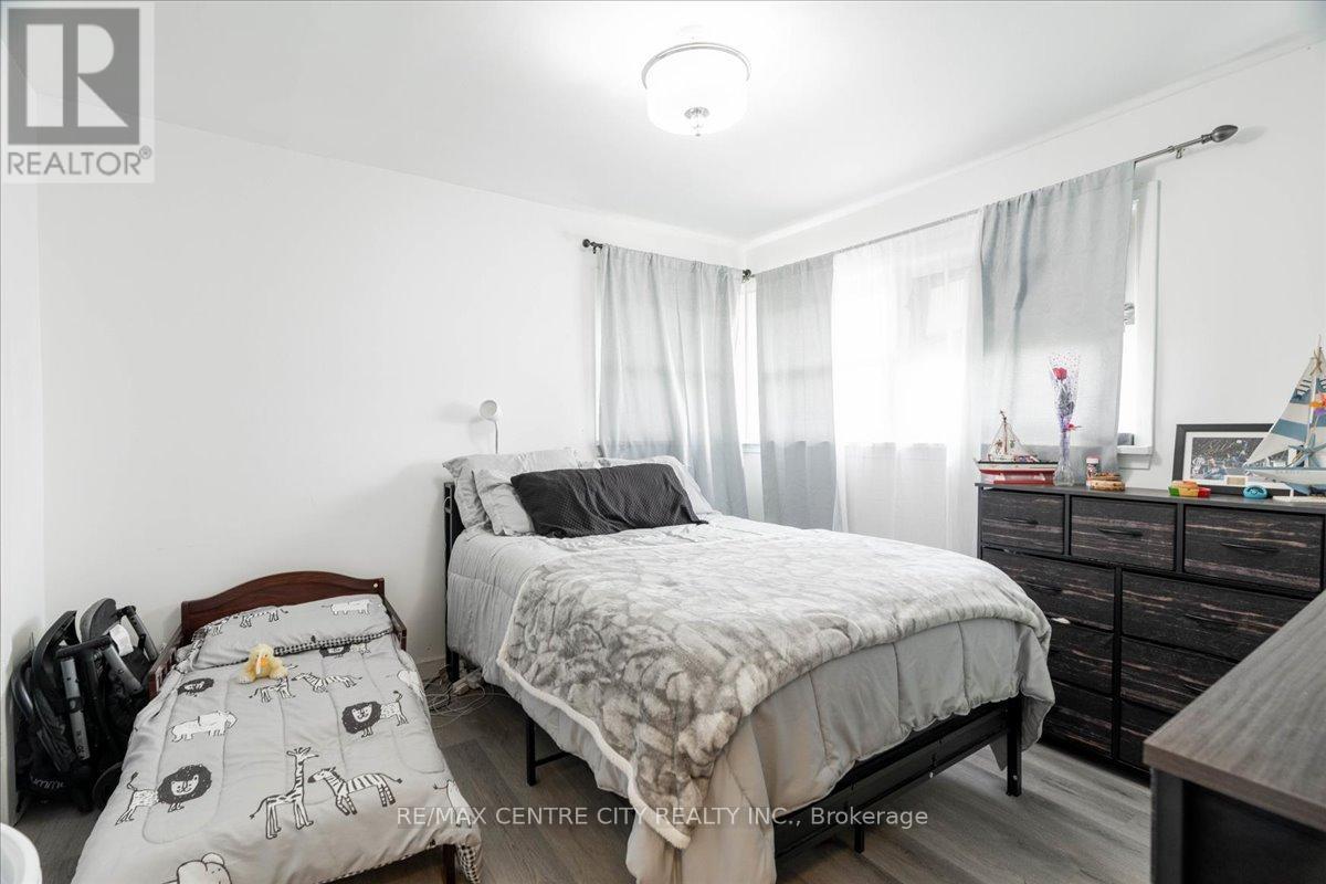 2875 Cuddy Drive, Adelaide Metcalfe, Ontario  N7G 3H6 - Photo 21 - X12399911