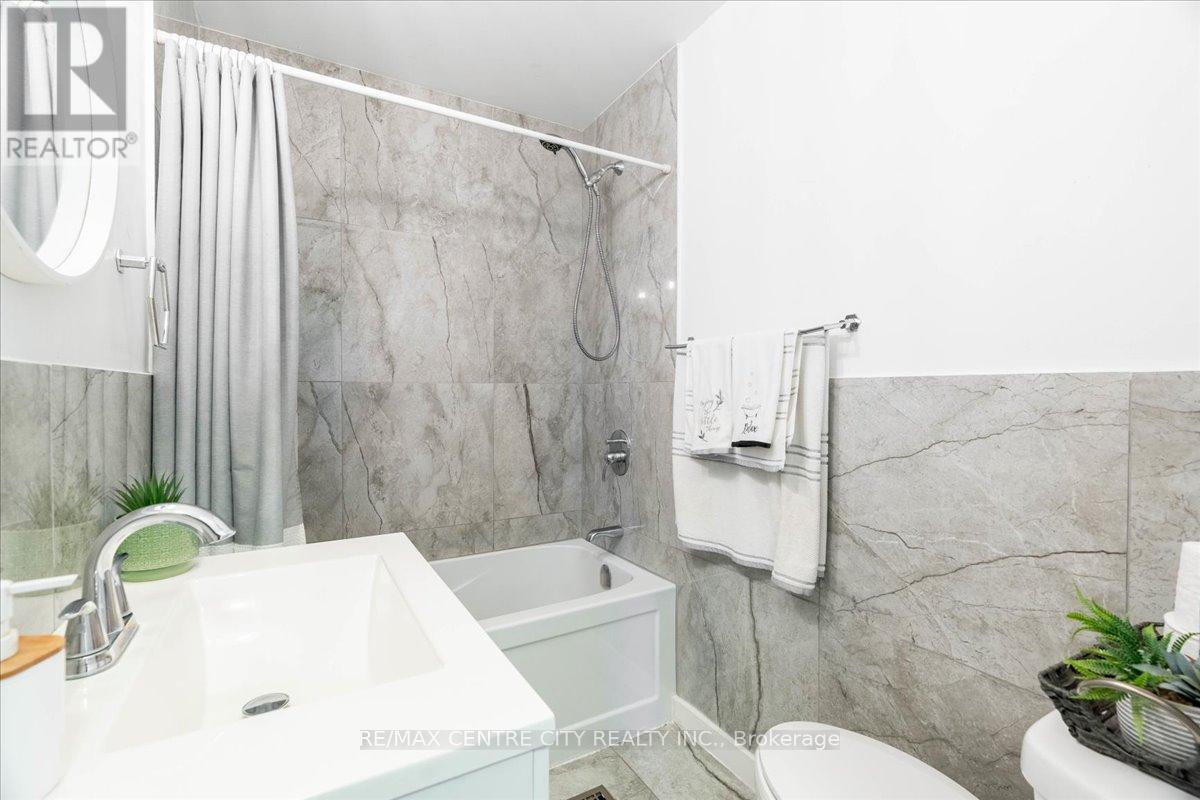 2875 Cuddy Drive, Adelaide Metcalfe, Ontario  N7G 3H6 - Photo 22 - X12399911