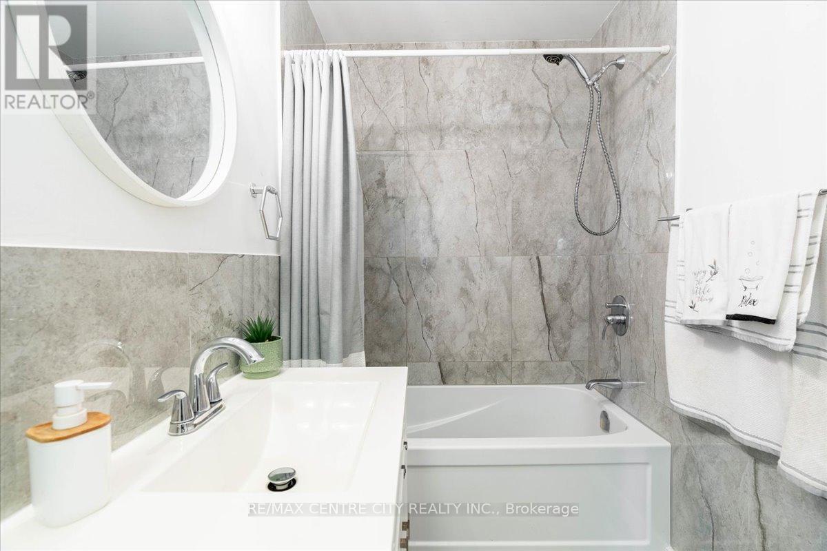 2875 Cuddy Drive, Adelaide Metcalfe, Ontario  N7G 3H6 - Photo 23 - X12399911