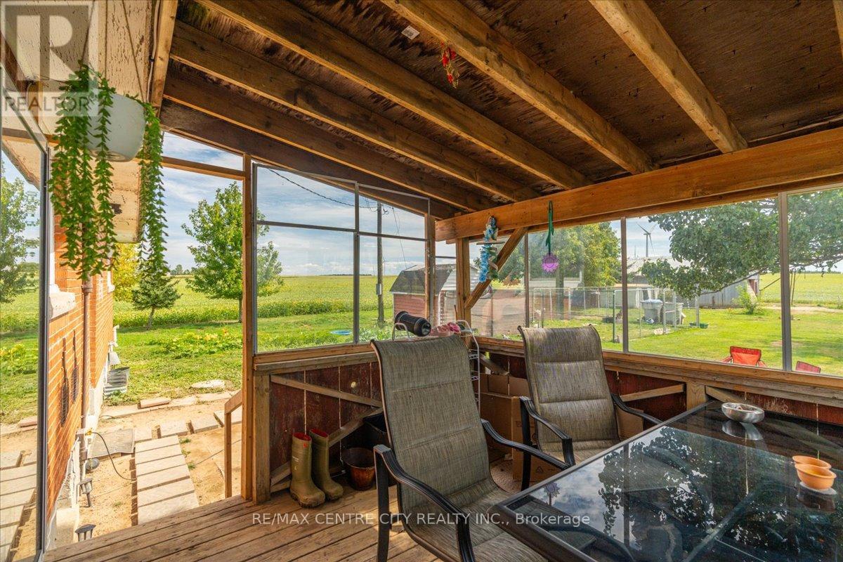2875 Cuddy Drive, Adelaide Metcalfe, Ontario  N7G 3H6 - Photo 35 - X12399911