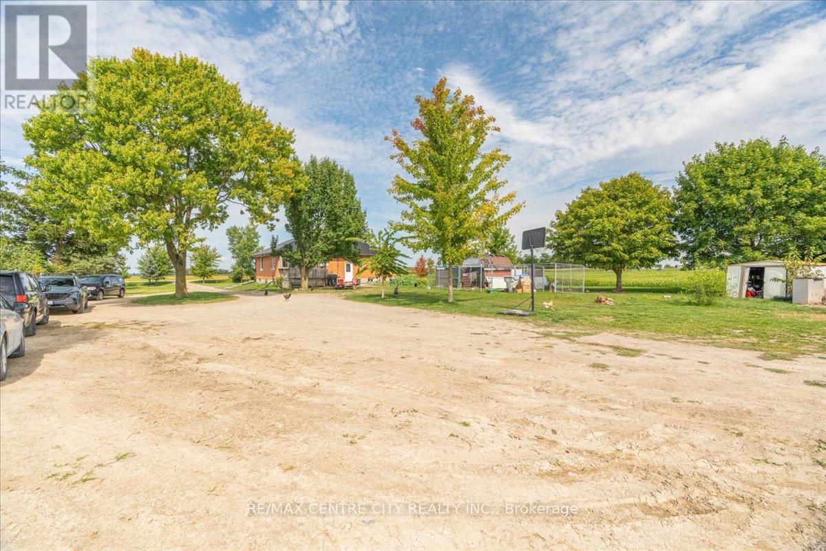 2875 Cuddy Drive, Adelaide Metcalfe, Ontario  N7G 3H6 - Photo 38 - X12399911