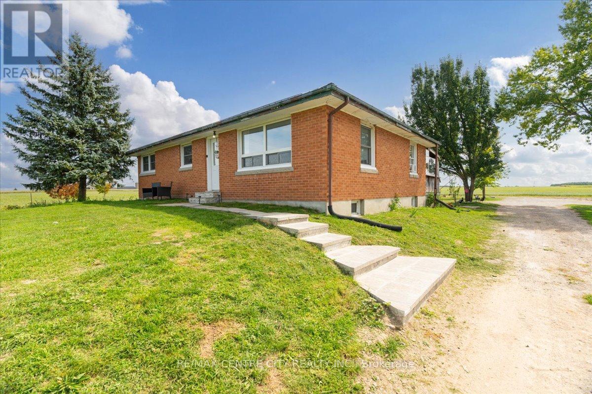 2875 Cuddy Drive, Adelaide Metcalfe, Ontario  N7G 3H6 - Photo 4 - X12399911