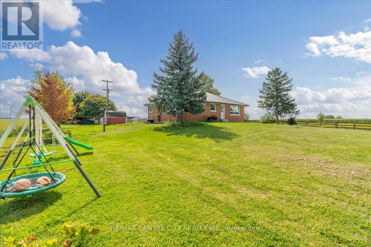 2875 Cuddy Drive, Adelaide Metcalfe, Ontario  N7G 3H6 - Photo 6 - X12399911