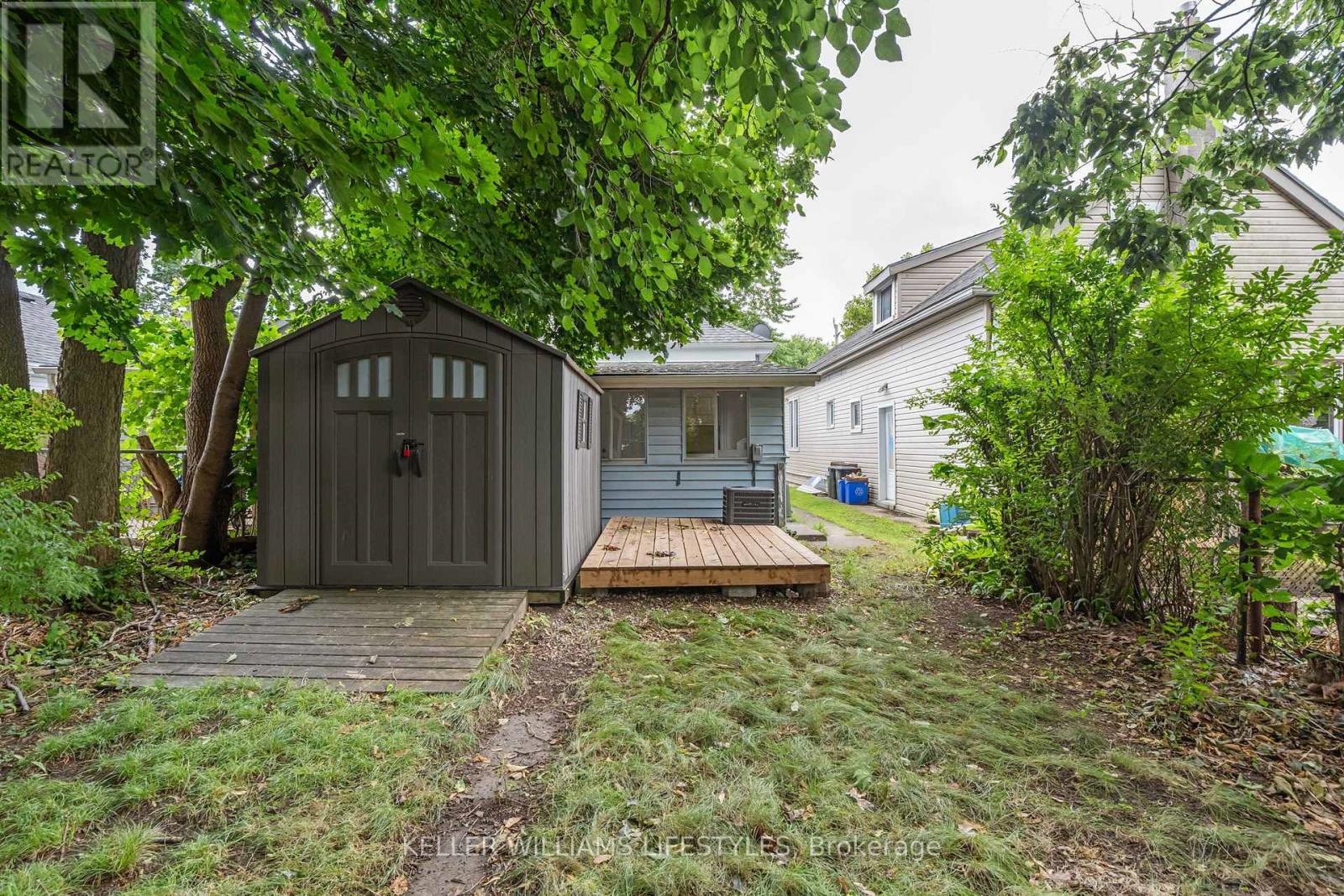 518 Grey Street, London East, Ontario  N6B 1H5 - Photo 34 - X12400076