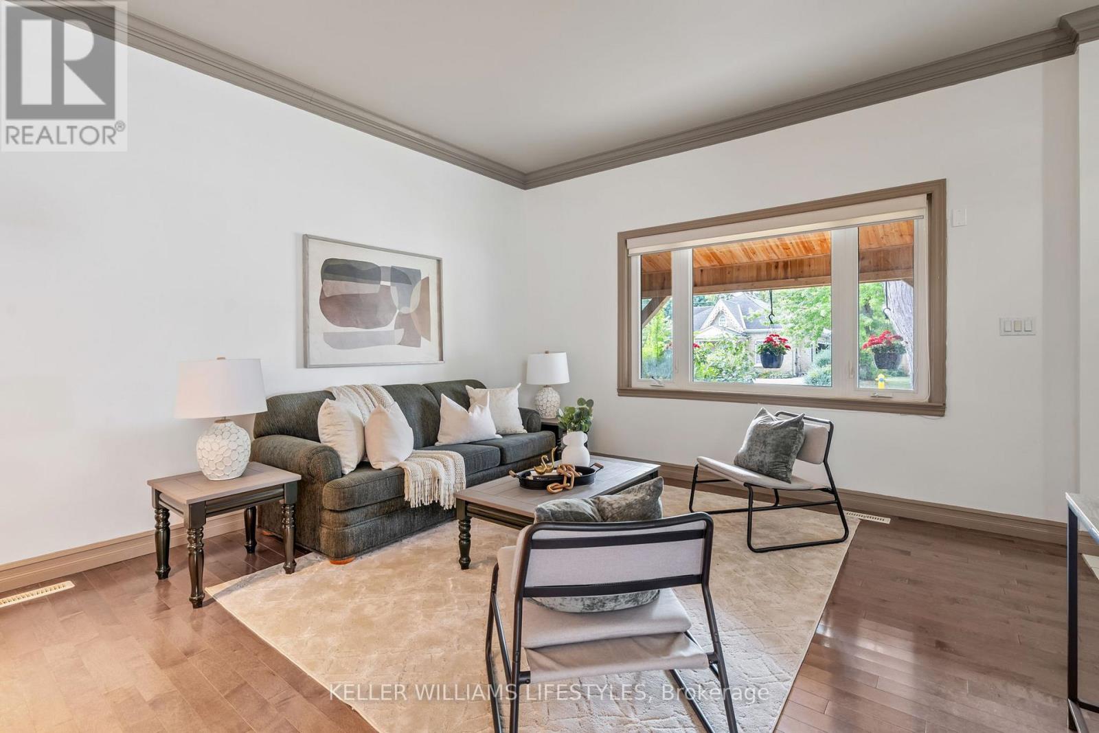 518 Grey Street, London East, Ontario  N6B 1H5 - Photo 6 - X12400076