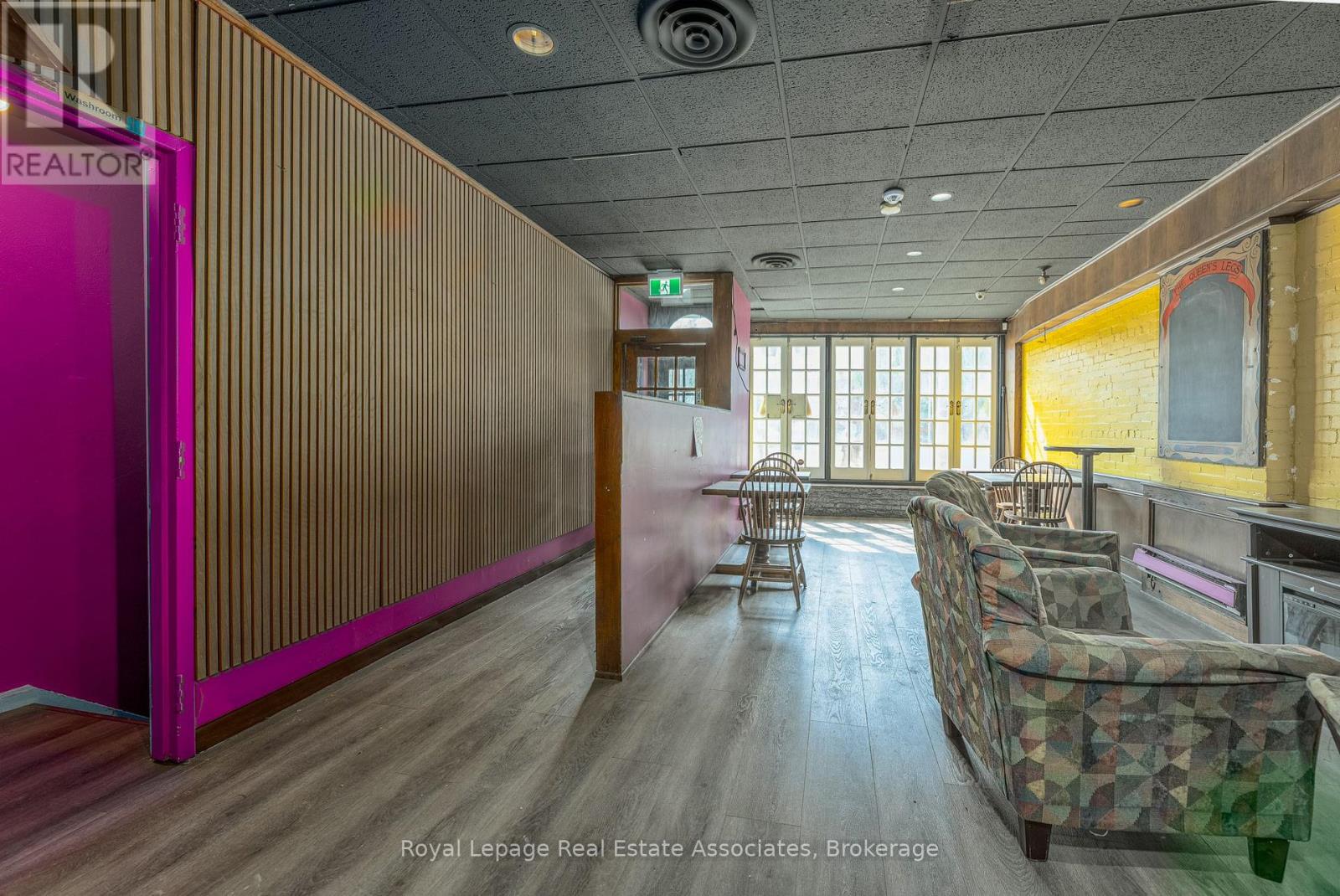 286 Eglinton Avenue W, Toronto (Yonge-Eglinton), Ontario  M4R 1B2 - Photo 4 - C12399882